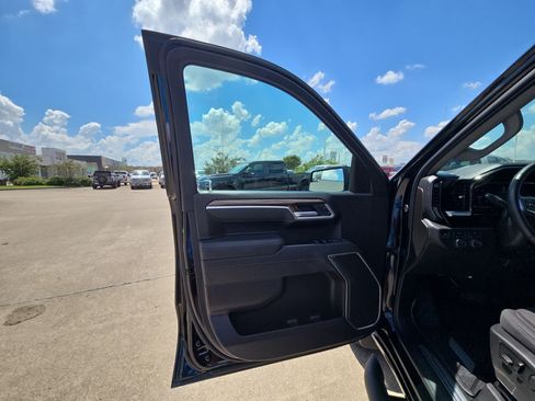 Used 2026 Chevrolet Silverado 1500 RST w/ RST Select Package AWD/4WD image 14