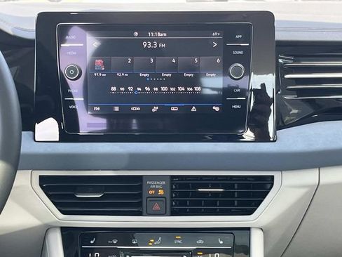 Used 2026 Volkswagen Jetta SE FWD image 18