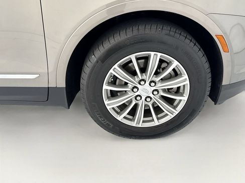 Used 2017 Cadillac XT5 Luxury w/ Driver Awareness Package FWD image 30