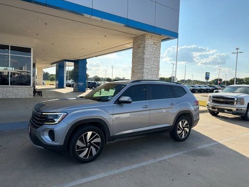 Used 2024 Volkswagen Atlas SE FWD image 4