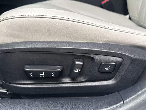 Used 2016 Lexus ES 350 w/ Luxury Package w/Wood Trim FWD image 5