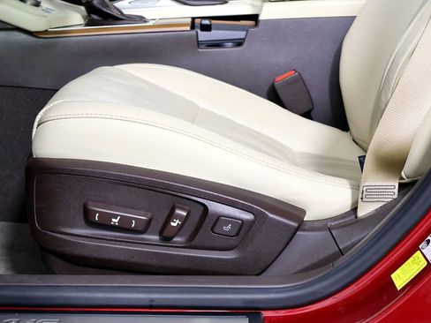 Used 2018 Lexus ES 300h w/ Luxury Package image 24