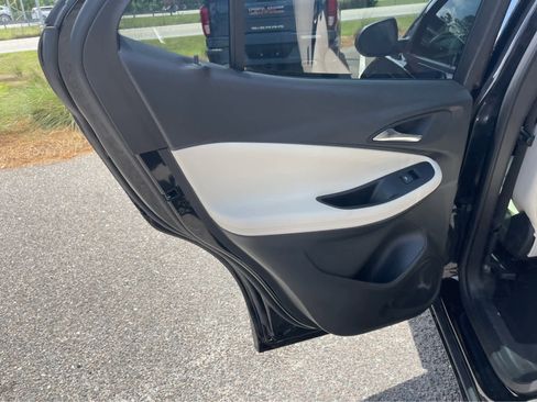 Used 2025 Buick Encore GX Avenir w/ Avenir Technology Package FWD image 19