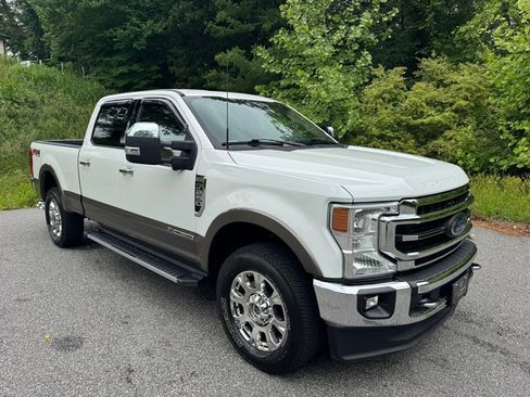 Used 2022 Ford F250 Lariat w/ Chrome Package AWD/4WD image 4