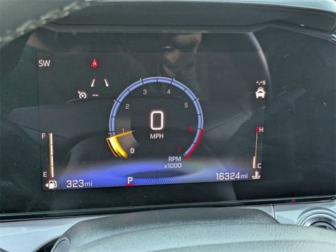 Used 2025 Chevrolet Trax LT w/ LT Convenience Package image 18