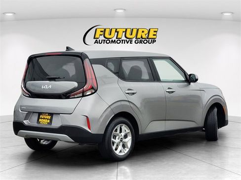 Used 2023 Kia Soul LX w/ Option Group 015 image 4