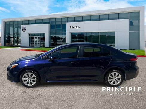 Used 2024 Toyota Corolla LE FWD image 6
