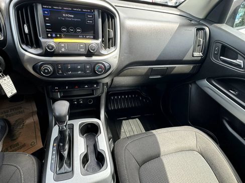 Used 2022 Chevrolet Colorado LT w/ Fleet Safety Package AWD/4WD image 16