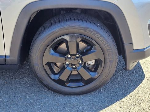 Used 2020 Jeep Compass Latitude FWD image 29