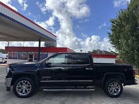 Used 2018 GMC Sierra 1500 SLT w/ SLT Premium Package AWD/4WD image 4