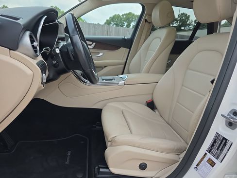 Certified 2022 Mercedes-Benz GLC 300 4MATIC w/ Premium Package Lite image 10