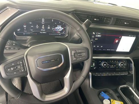 New 2025 GMC Sierra 2500 Denali w/ Denali Reserve Package image 11