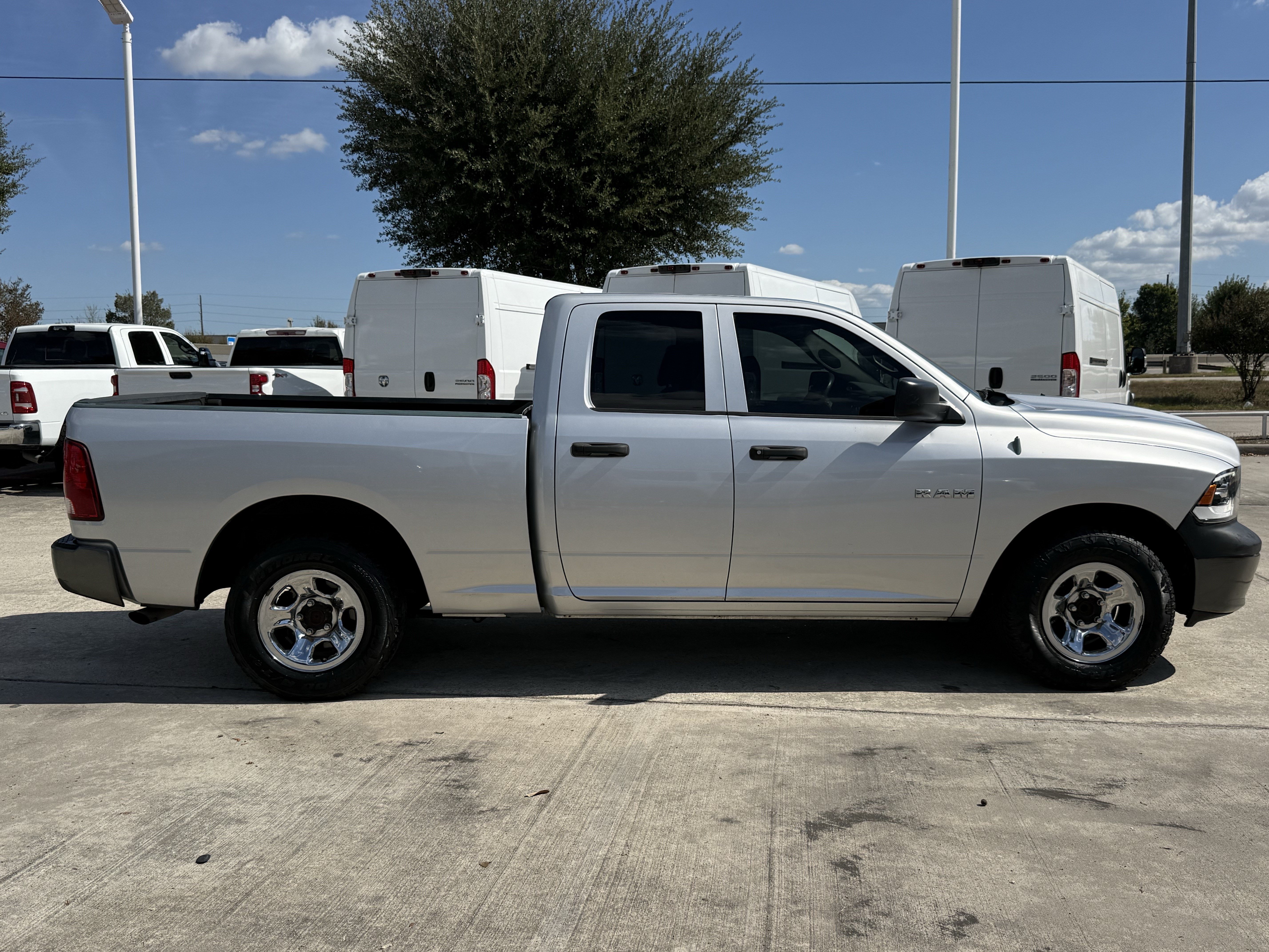 Used 2009 Dodge Ram 1500 Truck ST RWD image 3