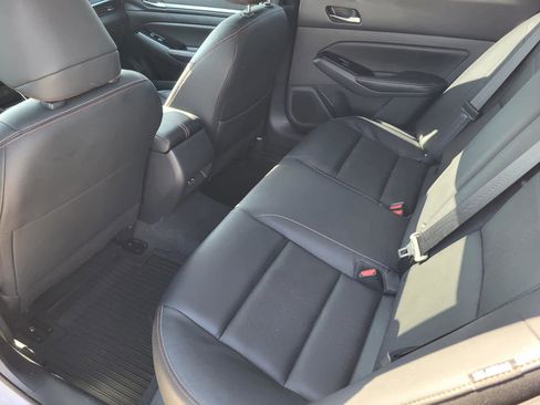 Used 2024 Nissan Altima 2.5 SR w/ SR Premium Package image 13