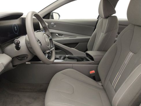 Used 2024 Hyundai Elantra SEL FWD image 17