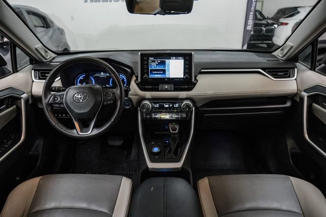 Used 2020 Toyota RAV4 Limited AWD/4WD image 17