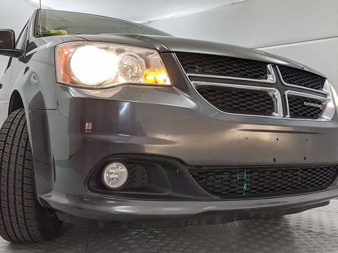 Used 2019 Dodge Grand Caravan SXT FWD image 25