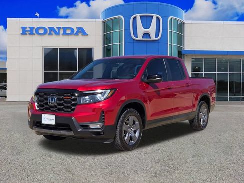 Used 2025 Honda Ridgeline TrailSport image 7
