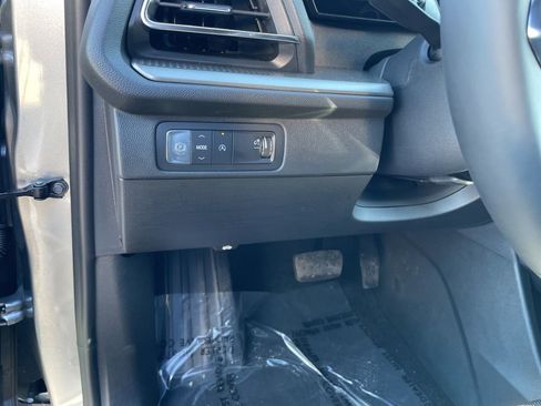 New 2026 Chevrolet Traverse LT w/ Driver Confidence Package image 9