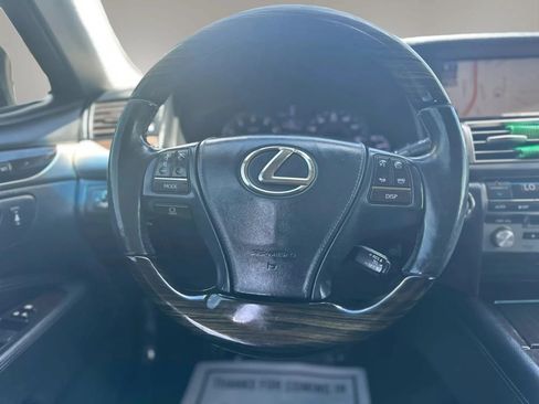 Used 2013 Lexus LS 460 w/ Comfort Pkg RWD image 17