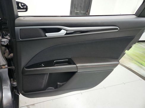 Used 2014 Ford Fusion SE FWD image 28