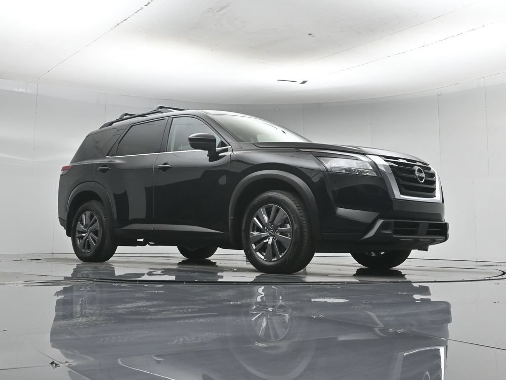 Used 2025 Nissan Pathfinder SV w/ SV Premium Package AWD/4WD image 3