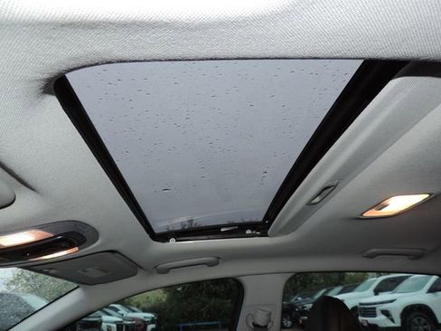 Used 2021 Hyundai Elantra Limited image 15