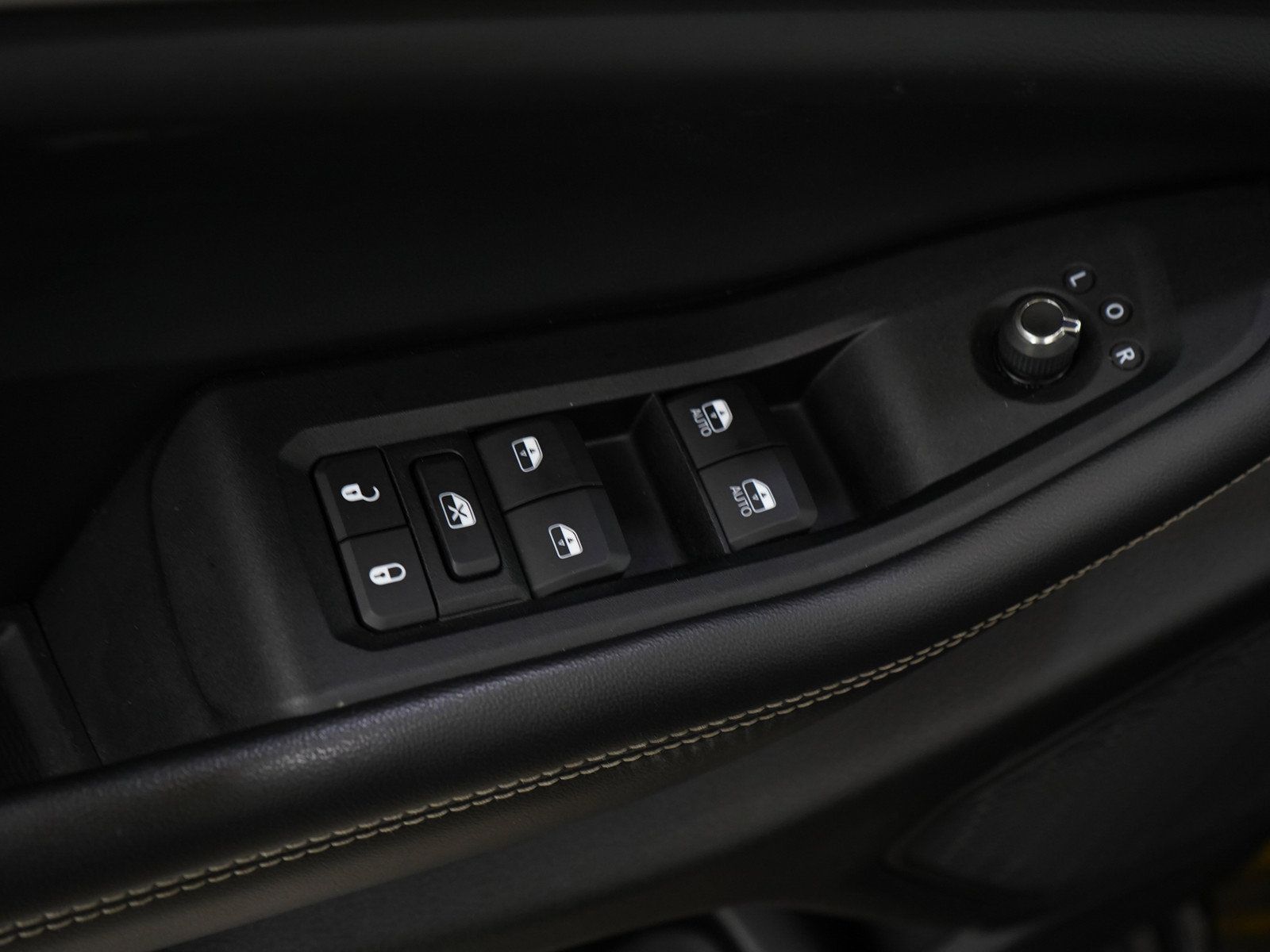 Used 2023 Jeep Grand Cherokee Limited AWD/4WD image 21