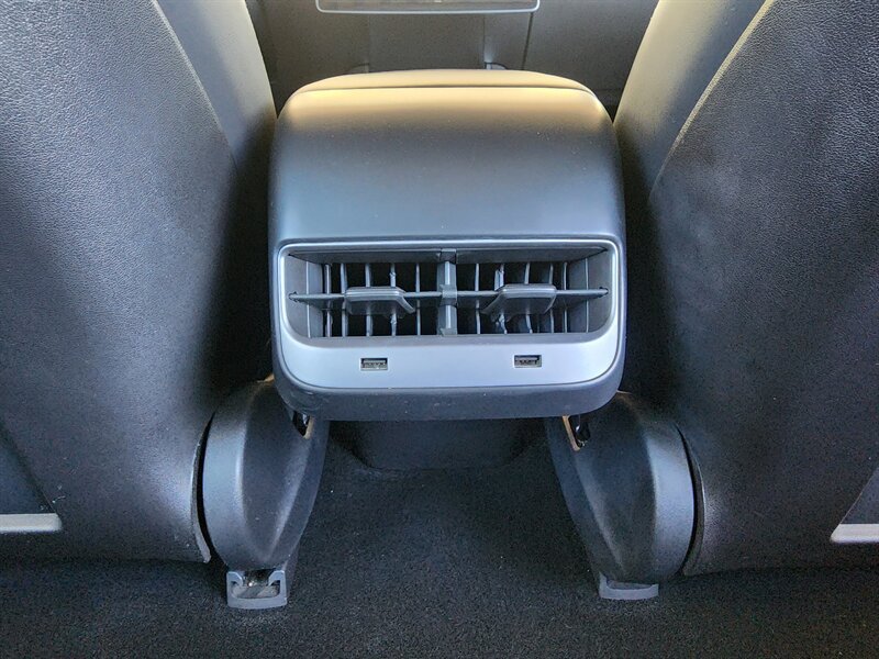Used 2018 Tesla Model 3 Long Range RWD image 65