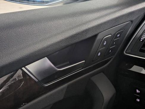 Used 2020 Audi Q5 2.0T Premium Plus w/ Premium Plus Package image 19