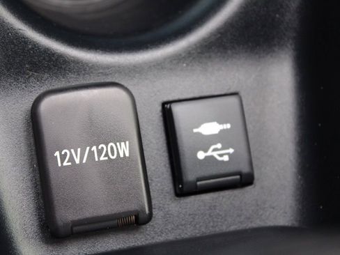 Used 2020 Toyota Prius LE image 41