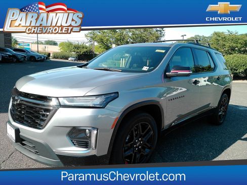 Certified 2023 Chevrolet Traverse Premier w/ Redline Edition AWD/4WD image 1