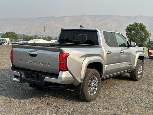 Certified 2025 Toyota Tacoma Limited AWD/4WD image 12
