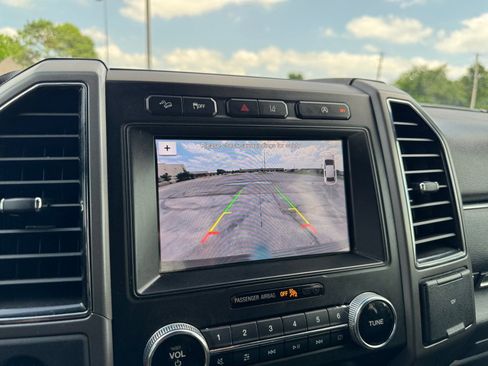 Used 2019 Ford Expedition Max XLT w/ Equipment Group 202A AWD/4WD image 28