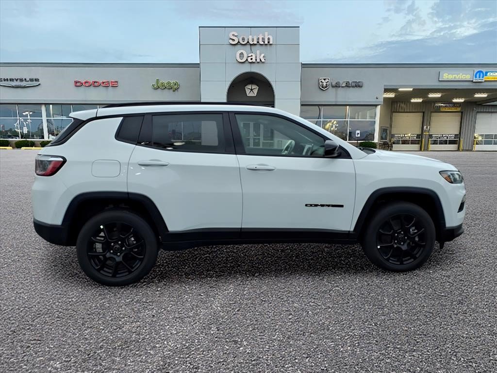 New 2026 Jeep Compass Latitude w/ Quick Order Package 29K AWD/4WD image 2