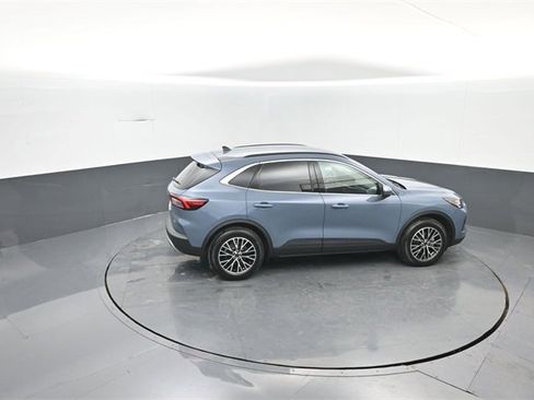 Certified 2025 Ford Escape Base image 30