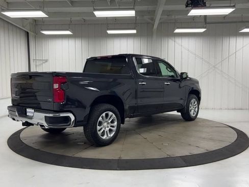 Used 2023 Chevrolet Silverado 1500 LTZ w/ Z71 Off-Road Package AWD/4WD image 8