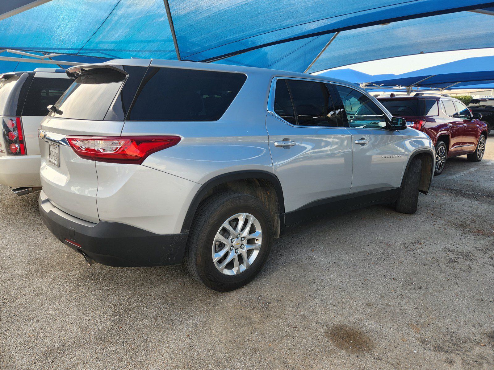 Used 2020 Chevrolet Traverse LS FWD image 4