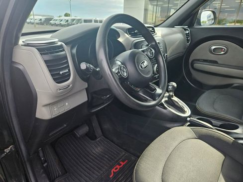 Used 2014 Kia Soul + FWD image 15