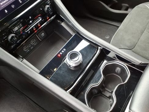 Used 2023 Jeep Grand Cherokee Altitude image 23