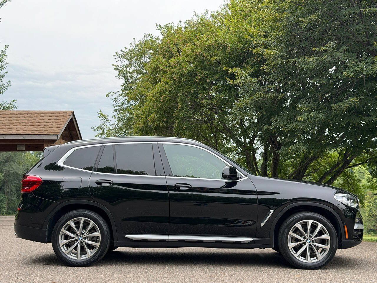 Used 2019 BMW X3 sDrive30i w/ Executive Package RWD image 2