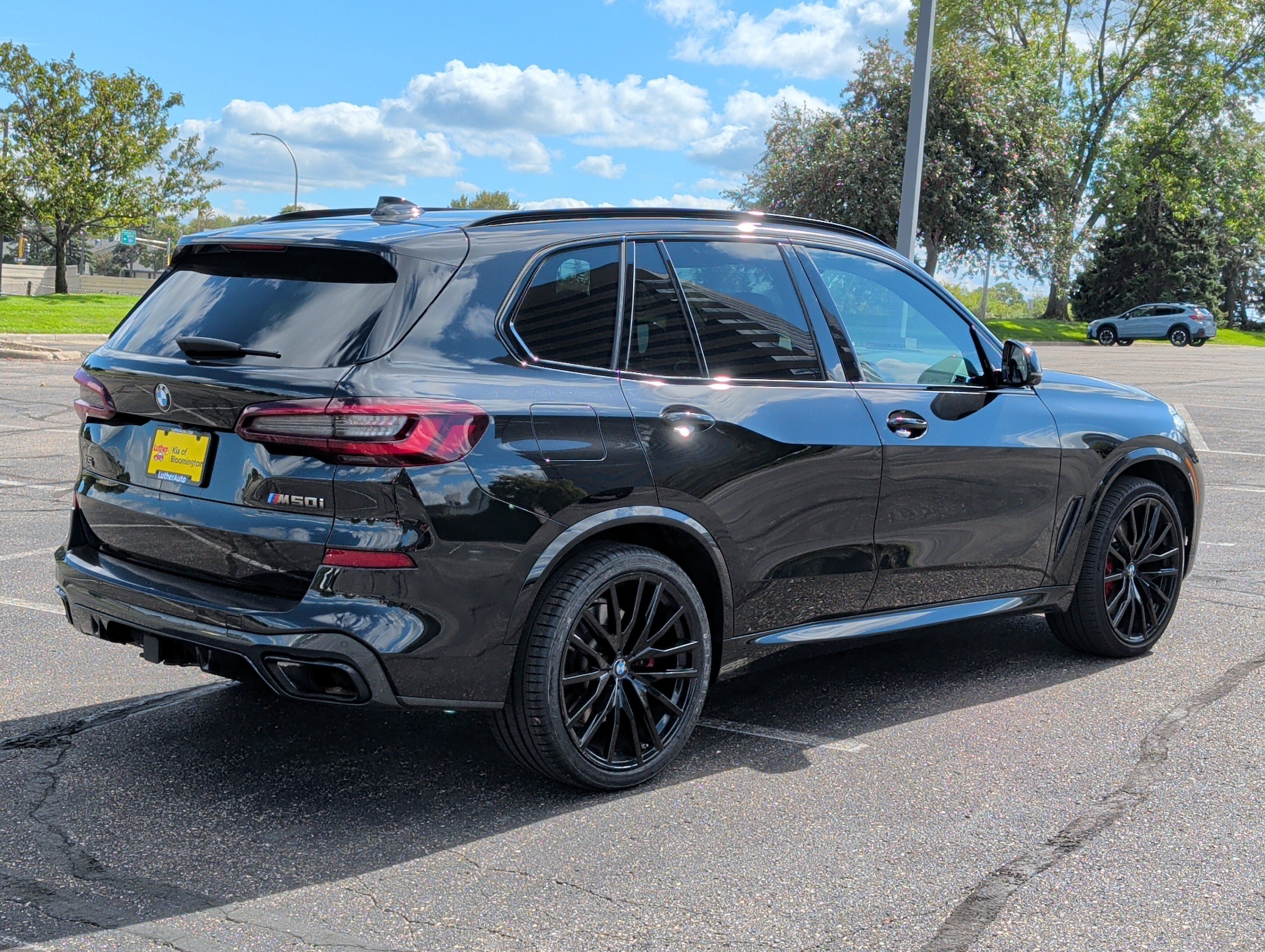 Used 2022 BMW X5 M50i AWD/4WD image 4