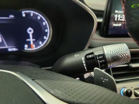 Used 2025 Genesis G70 2.5T image 43