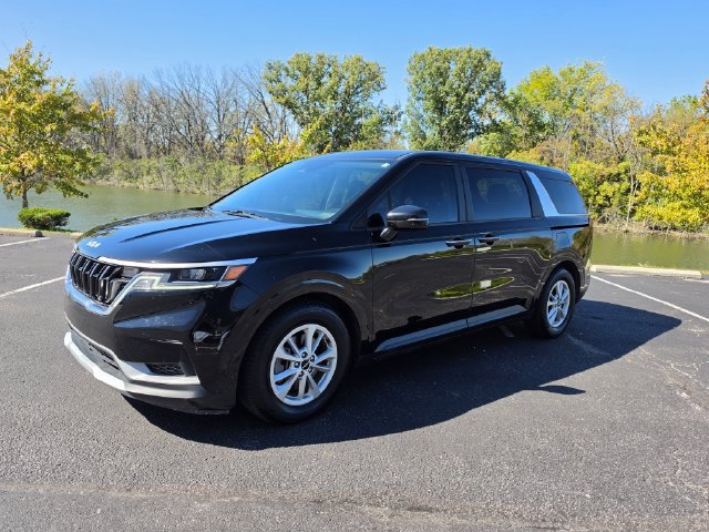 Used 2022 Kia Carnival LX FWD image 11