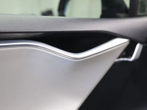 Used 2015 Tesla Model S 85D image 22