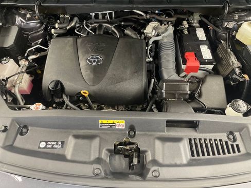 Certified 2021 Toyota Highlander XSE AWD/4WD image 3