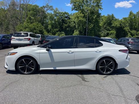 Used 2018 Toyota Camry XSE w/ Driver Assist Package FWD image 2