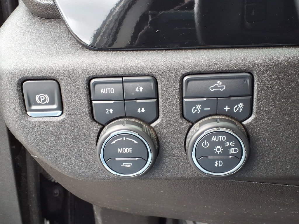 Used 2025 Chevrolet Silverado 1500 RST w/ Dark Appearance Package AWD/4WD image 38