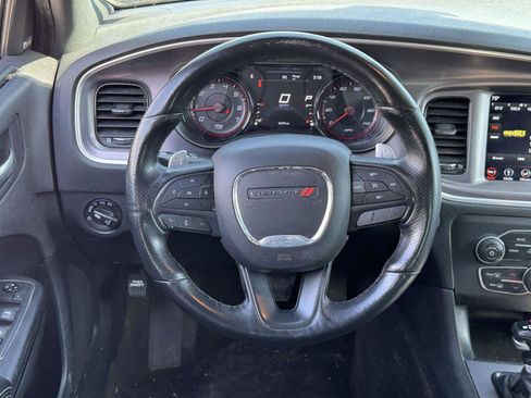 Used 2019 Dodge Charger SXT w/ Blacktop Package image 11