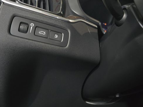 Used 2022 Volvo XC60 T8 Inscription Expression image 14